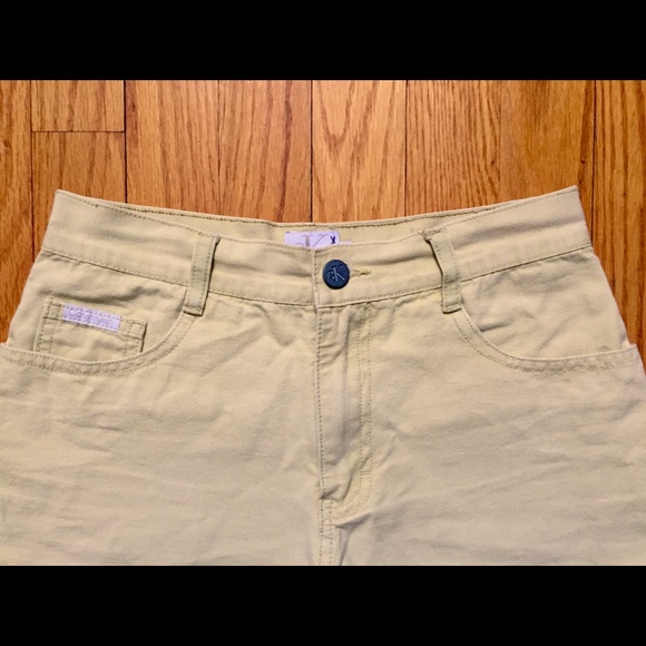 Calvin Klein Jeans Yellow Denim Shorts l Sz 12 Grl - Picture 3 of 4